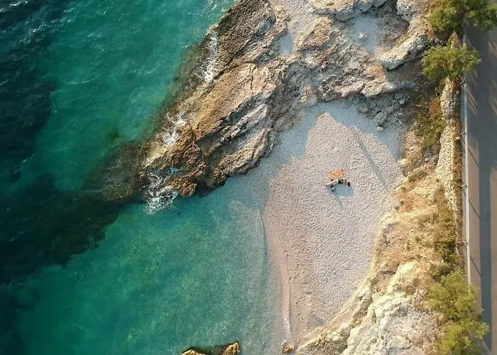 Apartment Stones Ii Sutivan